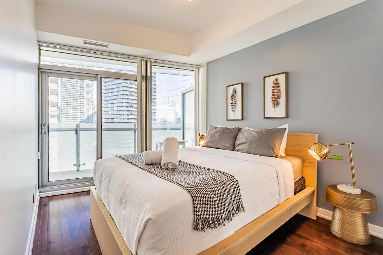 Downtown Vacation Rentals Toronto Apartment