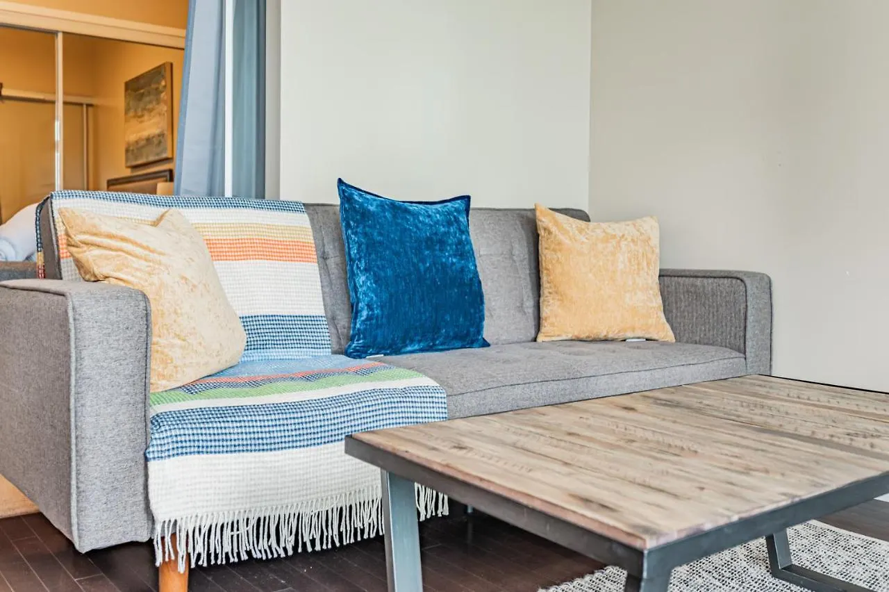 Downtown Vacation Rentals Toronto Apartment