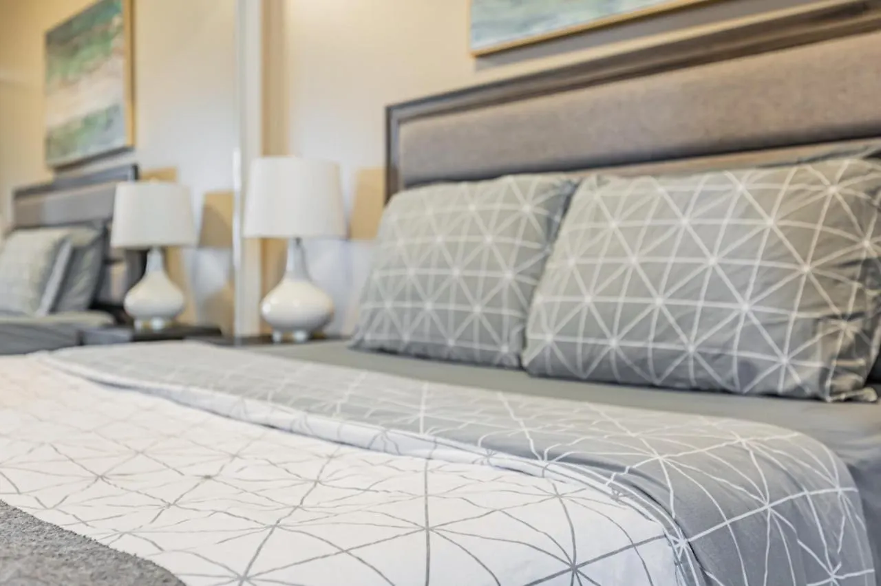 Downtown Vacation Rentals Toronto Apartment