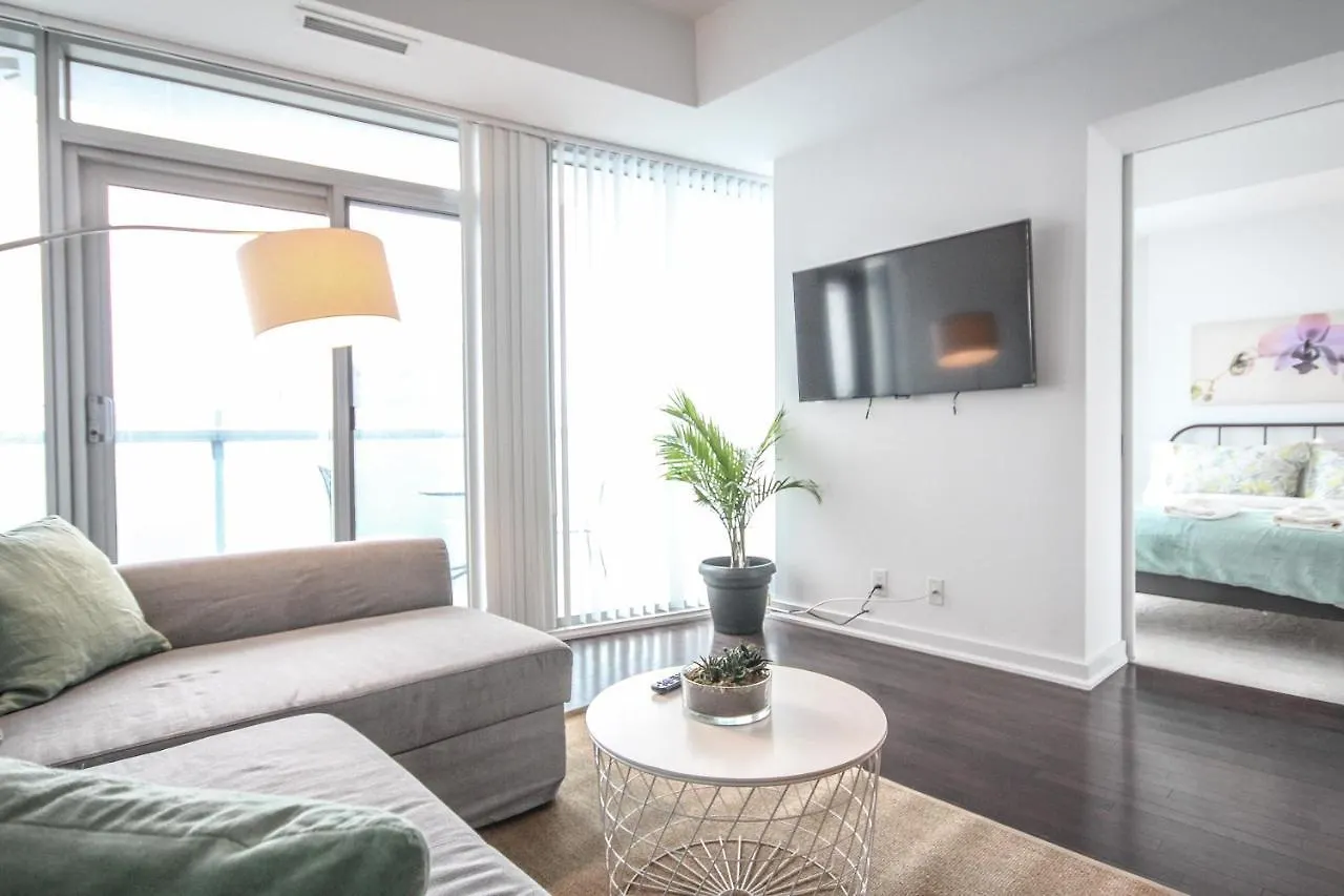 Downtown Vacation Rentals Toronto Apartment